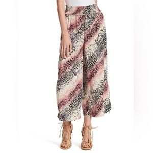 Jessica Simpson Wide Leg Palazzo
Cropped Pants